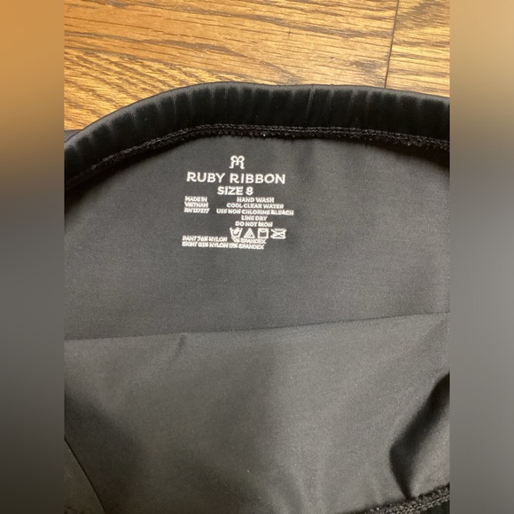 Ruby Ribbon shapewear skort/swim skirt. Medium - Picture 7 of 8